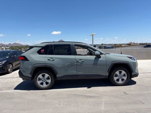 Used 2021 Toyota RAV4 XLE w/ Convenience Package AWD/4WD image 3