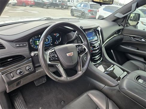 Used 2018 Cadillac Escalade ESV Platinum image 21