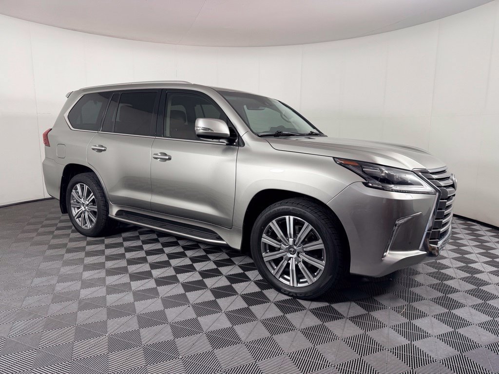 Used 2019 Lexus LX 570 4WD w/ Luxury Package image 4
