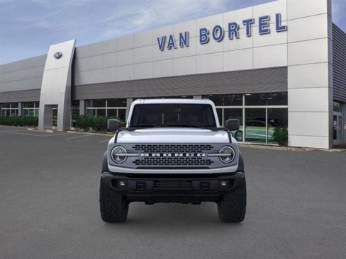 New 2025 Ford Bronco Badlands image 6