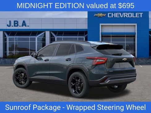New 2026 Chevrolet Trax LT w/ Sunroof Package FWD image 3