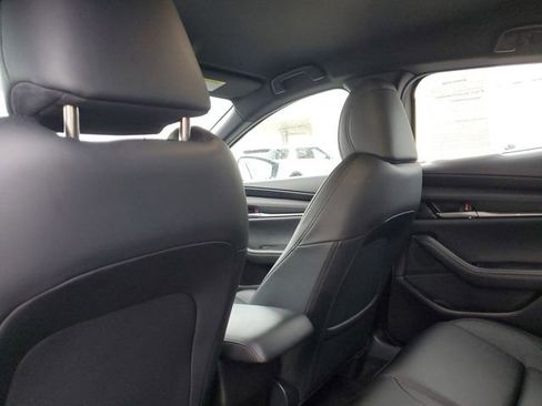 Certified 2025 MAZDA MAZDA3 s Sport image 26