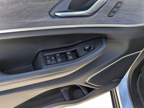 Used 2021 Jeep Grand Cherokee L Limited image 19