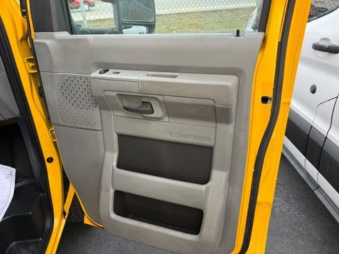 Used 2022 Ford E-350 and Econoline 350 Super Duty RWD image 21