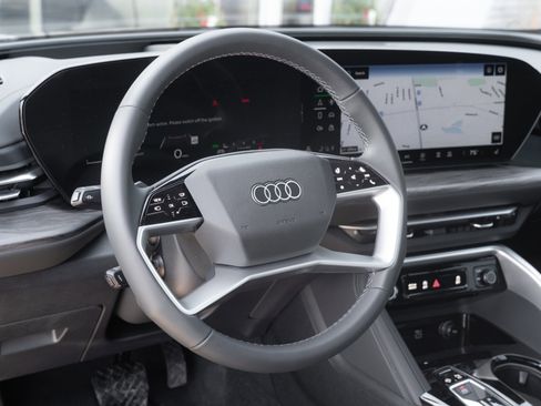 Certified 2025 Audi Q5 Premium Plus w/ Premium Plus image 11