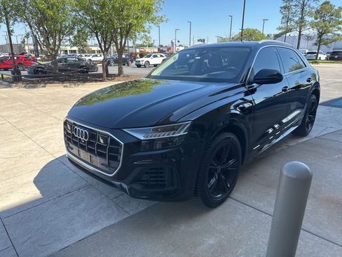 Used 2023 Audi Q8 Prestige w/ Prestige Package AWD/4WD image 2