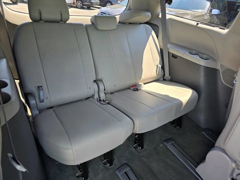 Used 2015 Toyota Sienna XLE w/ XLE Navigation Package image 35