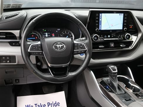 Used 2021 Toyota Highlander Limited AWD/4WD image 23