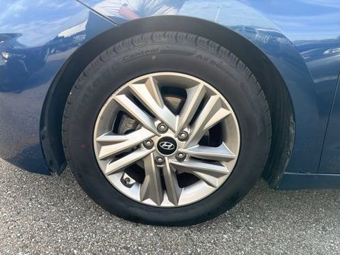 Used 2020 Hyundai Elantra SEL FWD image 3