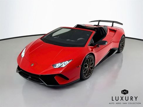 Used 2018 Lamborghini Huracan Performante AWD/4WD image 4