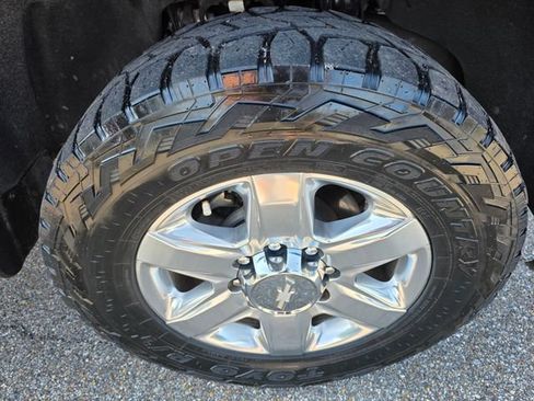 Used 2020 Chevrolet Silverado 2500 LTZ w/ LTZ Premium Package AWD/4WD image 12