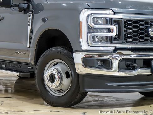 Used 2023 Ford F350 Lariat AWD/4WD image 3
