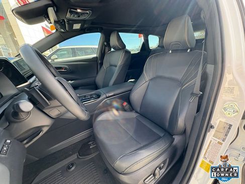 Certified 2025 Toyota Crown Signia image 16