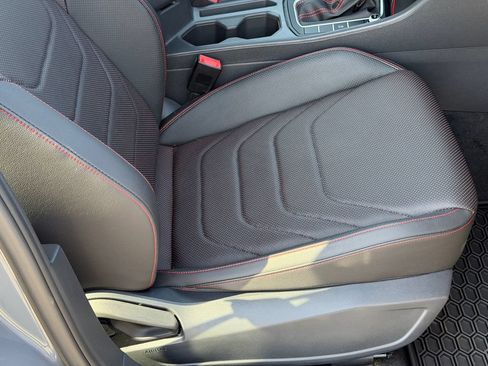 Used 2024 Volkswagen Jetta GLI Autobahn FWD image 14