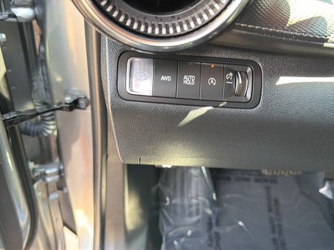Used 2026 Chevrolet Equinox LT AWD/4WD image 23