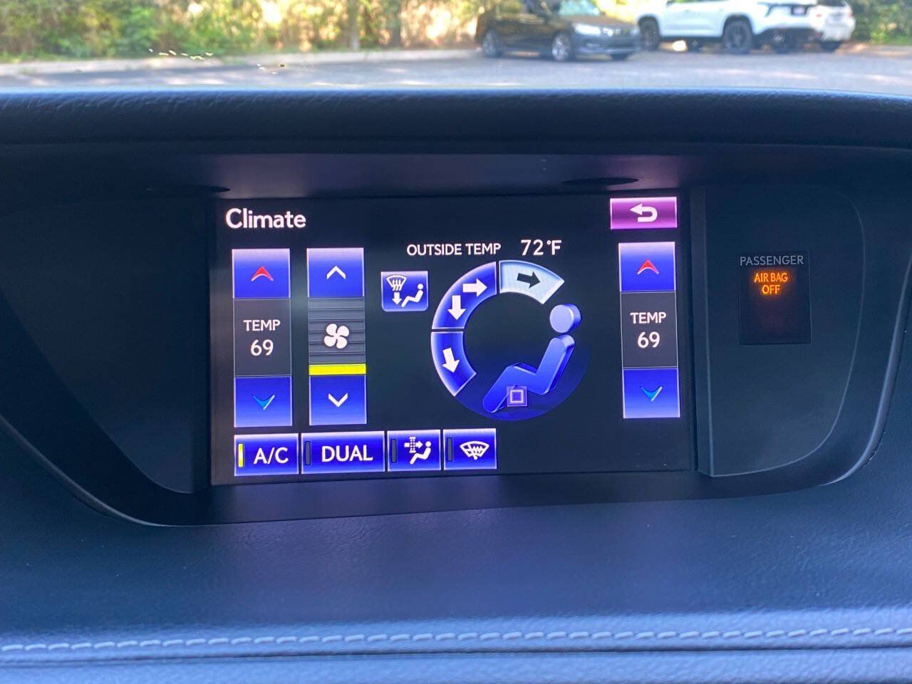 Used 2014 Lexus ES 300h w/ Luxury Package w/Bamboo Trim FWD image 34