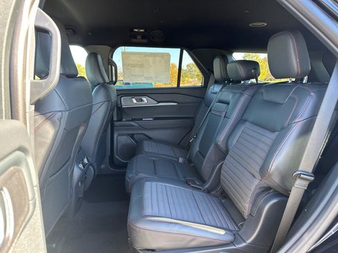 New 2026 Ford Explorer ST-Line w/ ST-Line Street Pack image 15