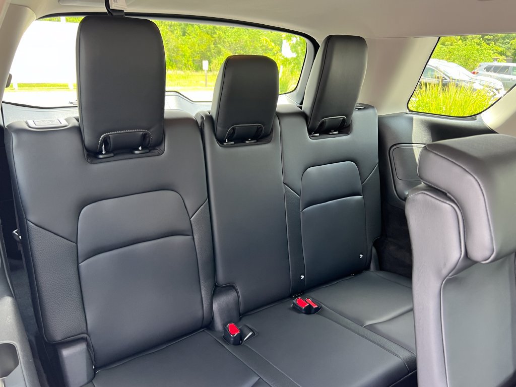 Used 2025 Nissan Pathfinder SL AWD/4WD image 23