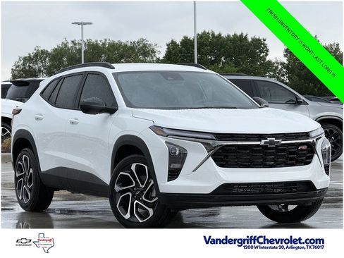 New 2026 Chevrolet Trax RS w/ Driver Confidence Package FWD image 2