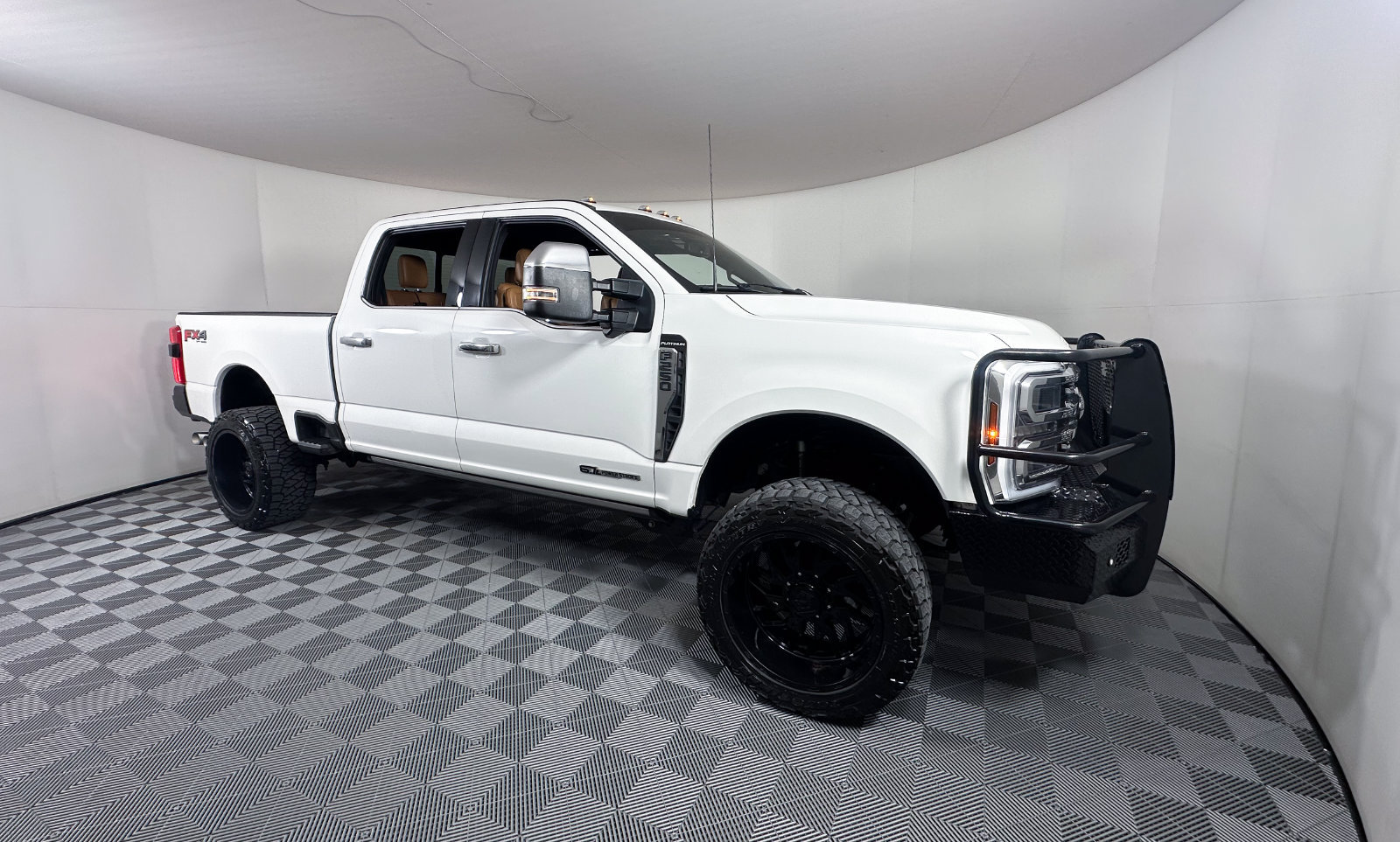 Used 2024 Ford F250 Platinum AWD/4WD image 1
