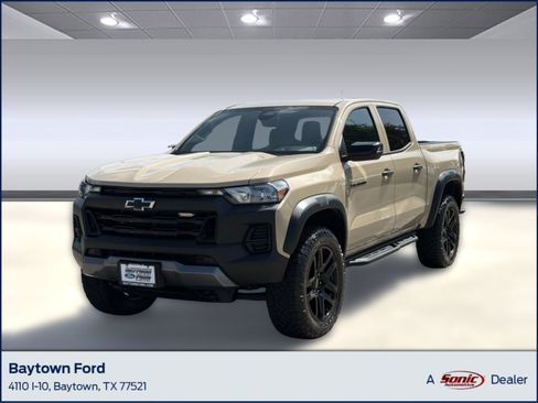 Used 2023 Chevrolet Colorado Trail Boss w/ Advanced Trailering Package AWD/4WD image 1