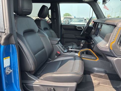Used 2024 Ford Bronco Badlands image 11