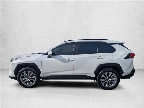 Certified 2021 Toyota RAV4 XLE Premium image 9