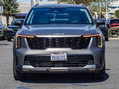 Used 2025 Kia Sorento EX image 2