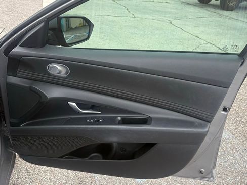 Used 2024 Hyundai Elantra SEL w/ Convenience Package image 17