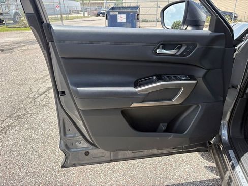 Used 2024 Nissan Pathfinder Platinum AWD/4WD image 10