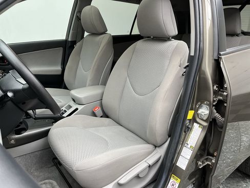 Used 2012 Toyota RAV4 4WD w/ Upgrade Value Pkg image 8
