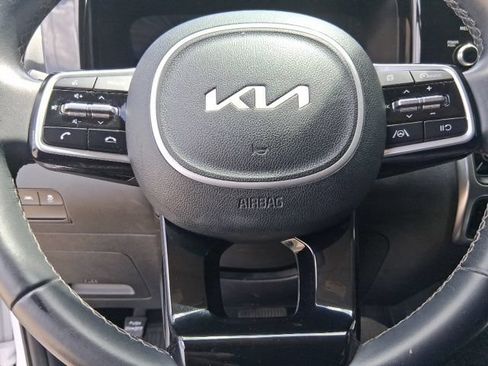 Used 2022 Kia Sorento S FWD image 11