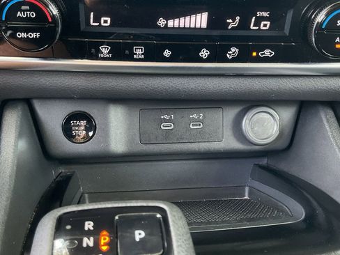 Used 2025 Nissan Rogue SV FWD image 21