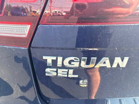 Used 2021 Volkswagen Tiguan SEL AWD/4WD image 16