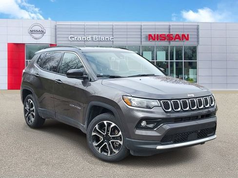 Used 2023 Jeep Compass Limited AWD/4WD image 1