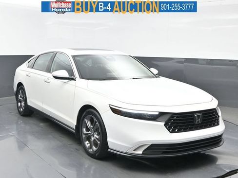 Used 2023 Honda Accord EX image 8