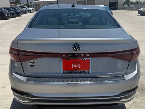 Used 2026 Volkswagen Jetta SEL FWD image 9