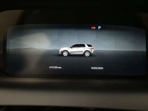 Used 2025 Land Rover Discovery Sport S image 21