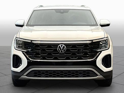 Used 2024 Volkswagen Atlas Cross Sport SE image 4
