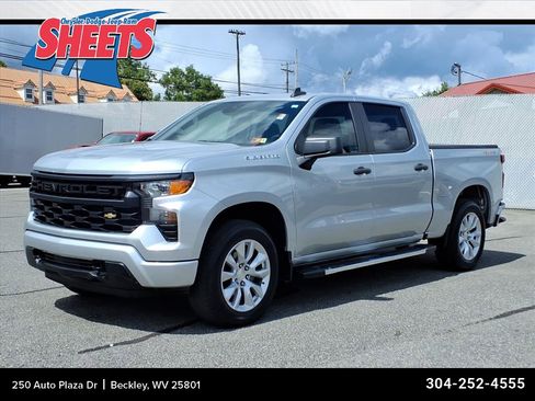Used 2022 Chevrolet Silverado 1500 Custom image 1