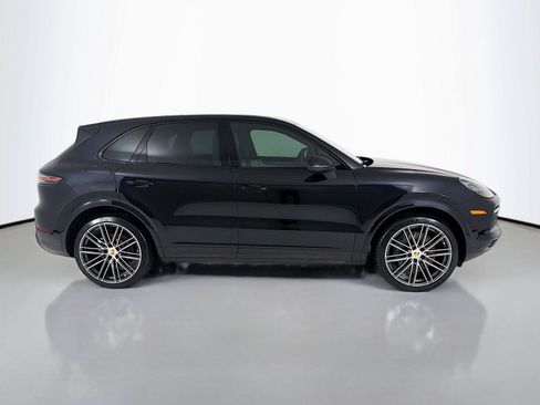 Certified 2022 Porsche Cayenne S Platinum AWD/4WD image 28