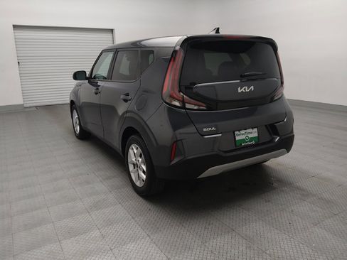 Used 2023 Kia Soul LX w/ Option Group 015 FWD image 5