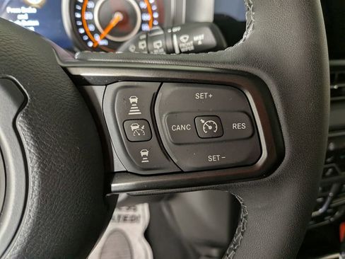 Used 2025 Jeep Wrangler Unlimited Rubicon image 23