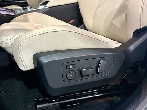 New 2026 BMW X3 xDrive30i w/ Premium Package AWD/4WD image 19