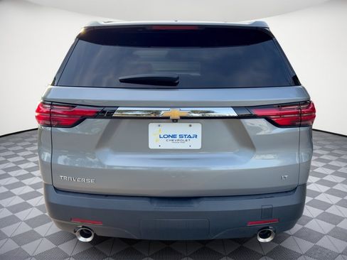 Used 2023 Chevrolet Traverse LT FWD image 11