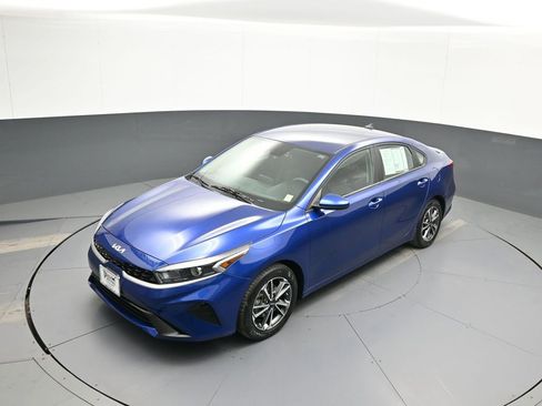 Certified 2023 Kia Forte LXS image 32