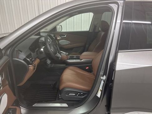 Used 2025 Acura RDX w/ Technology Package image 2
