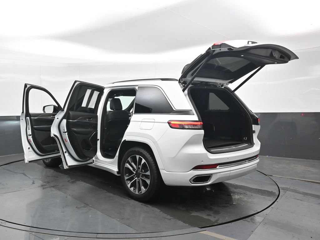 Used 2022 Jeep Grand Cherokee Overland AWD/4WD image 49