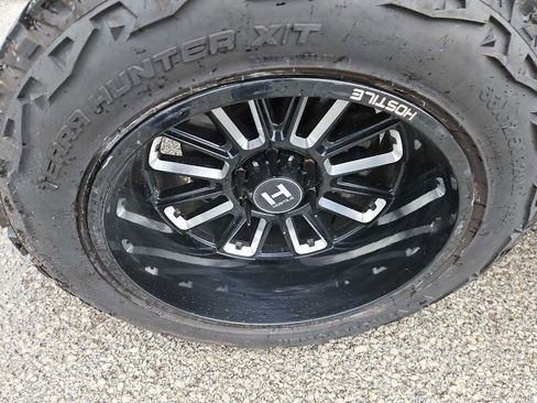Used 2013 Nissan Titan SV w/ SV Value Truck Pkg AWD/4WD image 35