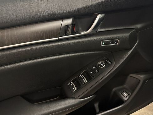 Used 2021 Honda Accord Touring image 20